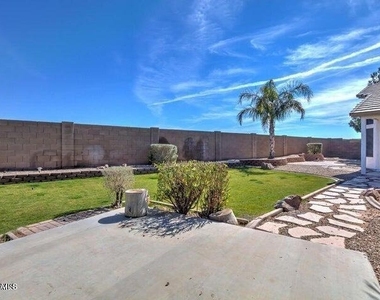 2131 S Peppertree Drive - Photo Thumbnail 18