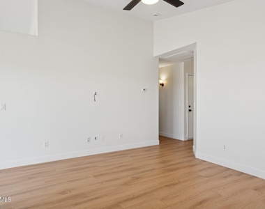 2131 S Peppertree Drive - Photo Thumbnail 20