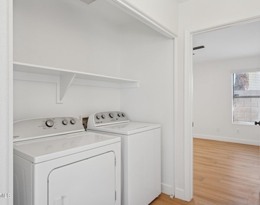 2131 S Peppertree Drive - Photo Thumbnail 23