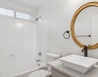 2131 S Peppertree Drive - Photo Thumbnail 4