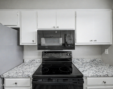 7144 N 66th Drive - Photo Thumbnail 21