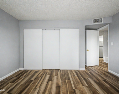 7144 N 66th Drive - Photo Thumbnail 23