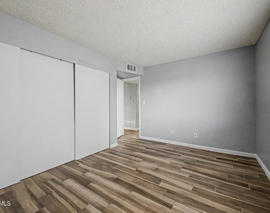 7144 N 66th Drive - Photo Thumbnail 29