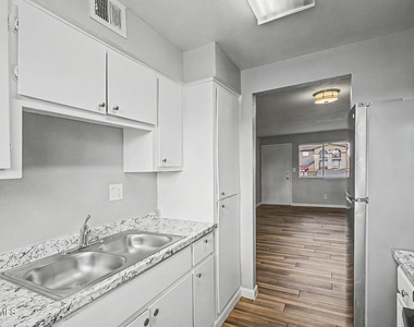 7144 N 66th Drive - Photo Thumbnail 20