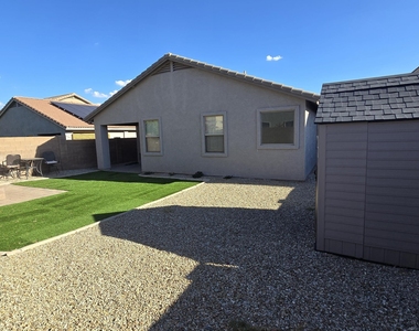 7558 W Spur Drive - Photo Thumbnail 4