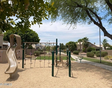 6230 W Irma Lane - Photo Thumbnail 10