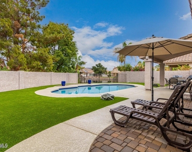 6230 W Irma Lane - Photo Thumbnail 6