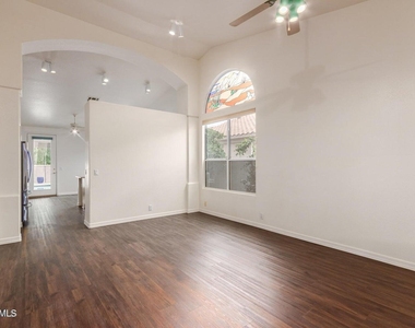 6230 W Irma Lane - Photo Thumbnail 11