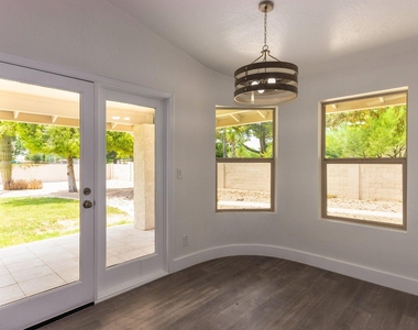719 E Fairway Drive - Photo Thumbnail 18