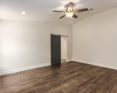 719 E Fairway Drive - Photo Thumbnail 24