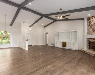 719 E Fairway Drive - Photo Thumbnail 6