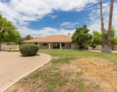 719 E Fairway Drive - Photo Thumbnail 37