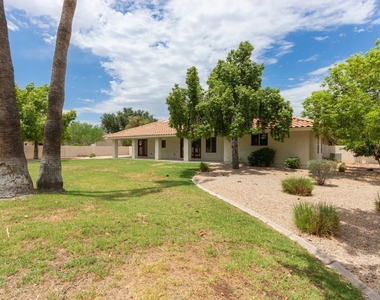 719 E Fairway Drive - Photo Thumbnail 39