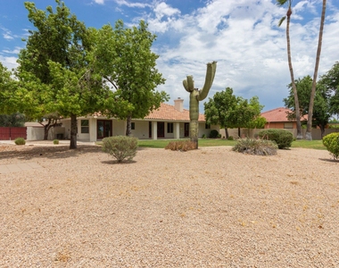 719 E Fairway Drive - Photo Thumbnail 36