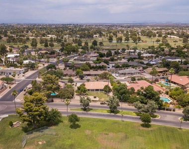719 E Fairway Drive - Photo Thumbnail 48