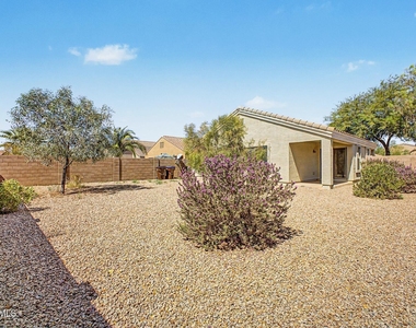 2159 W Pinkley Avenue - Photo Thumbnail 27