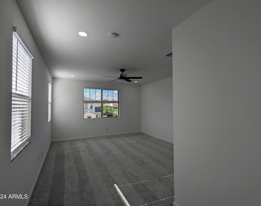 2207 W Paso Trail - Photo Thumbnail 22