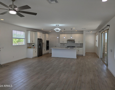 2207 W Paso Trail - Photo Thumbnail 15