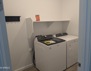 2207 W Paso Trail - Photo Thumbnail 33