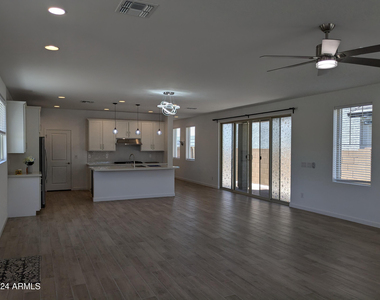 2207 W Paso Trail - Photo Thumbnail 16