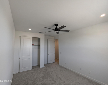 2207 W Paso Trail - Photo Thumbnail 29