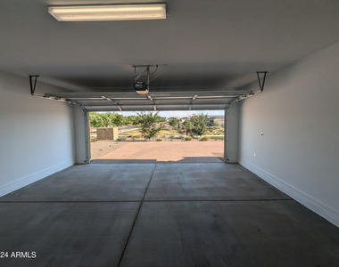 2207 W Paso Trail - Photo Thumbnail 11