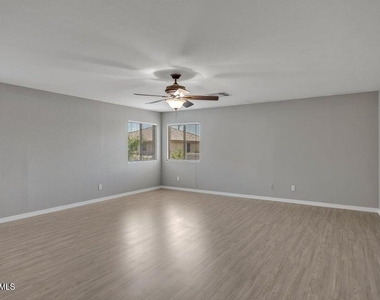 2717 E Teakwood Place - Photo Thumbnail 33