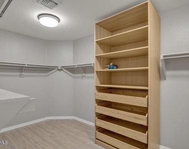 2717 E Teakwood Place - Photo Thumbnail 21