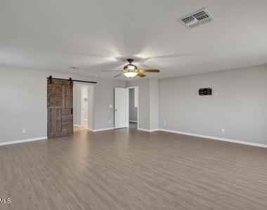 2717 E Teakwood Place - Photo Thumbnail 25