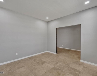 2717 E Teakwood Place - Photo Thumbnail 17