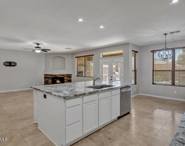 2717 E Teakwood Place - Photo Thumbnail 8