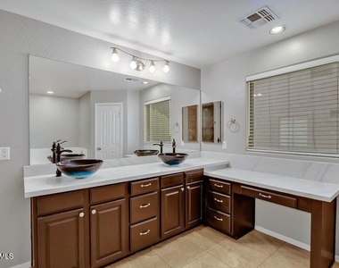 2717 E Teakwood Place - Photo Thumbnail 24