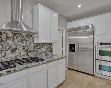 2717 E Teakwood Place - Photo Thumbnail 7