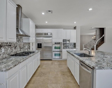 2717 E Teakwood Place - Photo Thumbnail 6