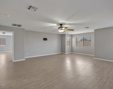 2717 E Teakwood Place - Photo Thumbnail 26