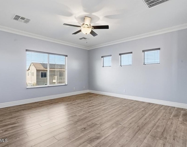 16809 W Magnolia Street - Photo Thumbnail 5