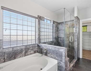 16809 W Magnolia Street - Photo Thumbnail 8