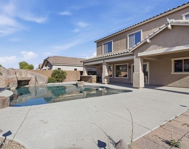 16809 W Magnolia Street - Photo Thumbnail 22