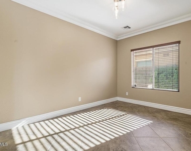16809 W Magnolia Street - Photo Thumbnail 17