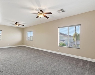 16809 W Magnolia Street - Photo Thumbnail 10