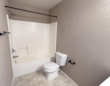 3174 W Carlos Lane - Photo Thumbnail 17
