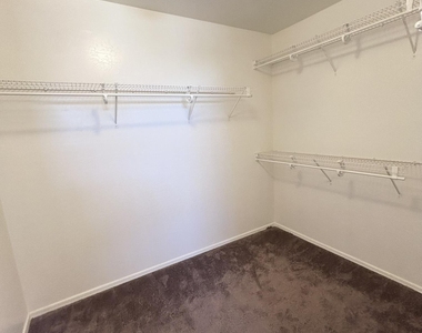 3174 W Carlos Lane - Photo Thumbnail 22