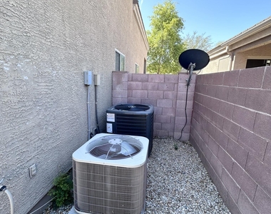 3174 W Carlos Lane - Photo Thumbnail 24