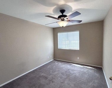 3174 W Carlos Lane - Photo Thumbnail 16