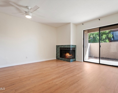 1065 W 1st Street - Photo Thumbnail 3