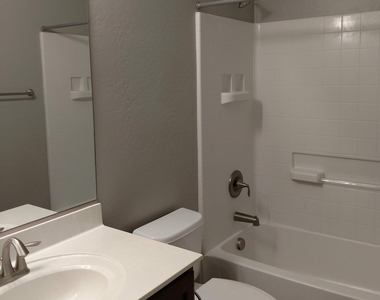4232 E Bruce Court - Photo Thumbnail 8
