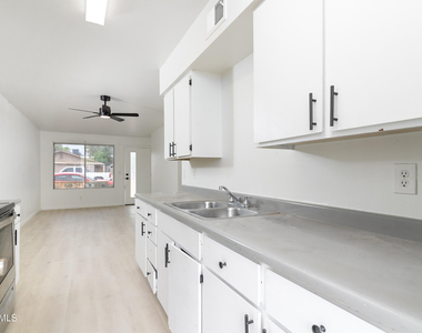 2444 E Willetta Street - Photo Thumbnail 11