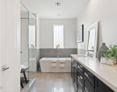 3104 N 37th Street - Photo Thumbnail 9