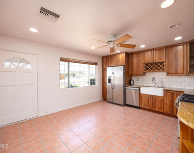 7337 E Lewis Avenue - Photo Thumbnail 3