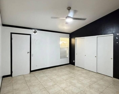 7529 W Comet Avenue - Photo Thumbnail 7